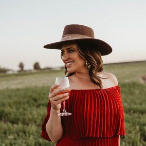 Meet your Posher, Tiffany